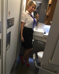 matorka bivša stjuardesa traži ljubav