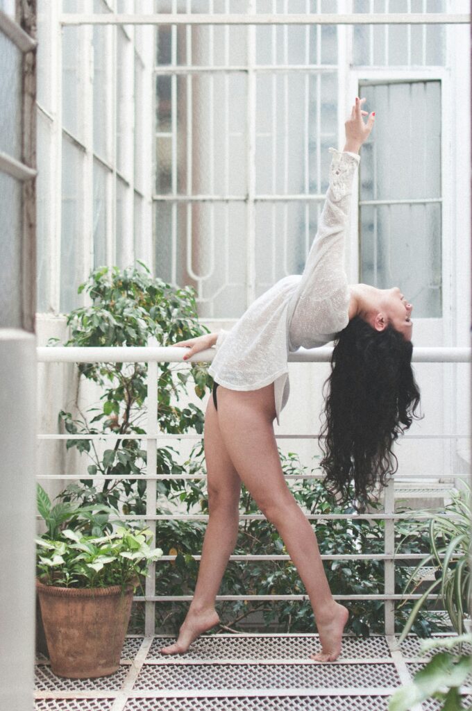 Ona trazi njega beograd